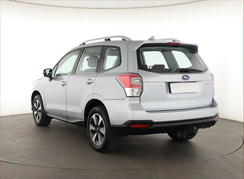 Subaru Forester (2016) 2.0 d, 4X4, Bi-Xenony - fotka 4 z 20