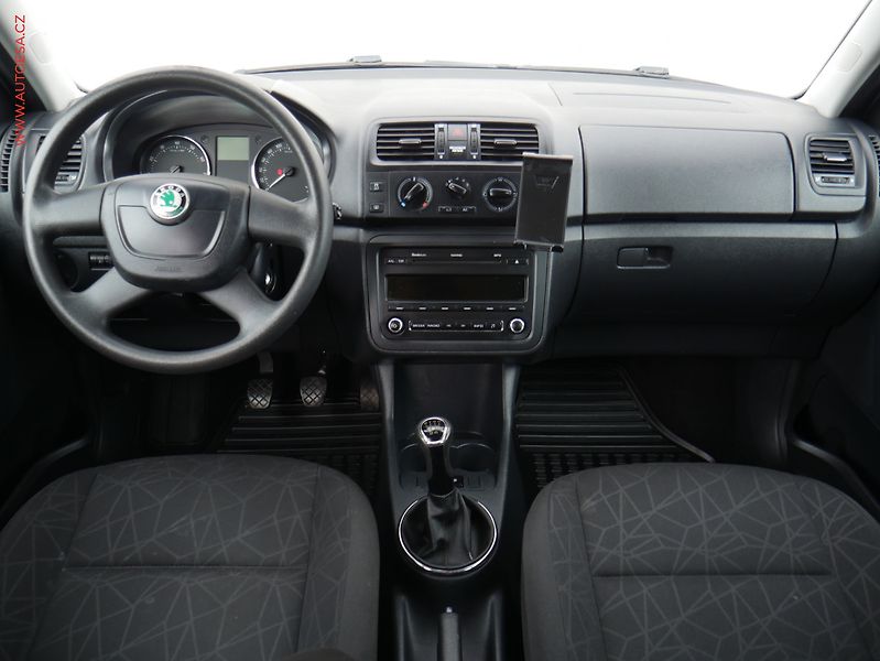 Škoda Fabia (2012) 1.2 TSi, Family, +kola - fotka 8 z 14