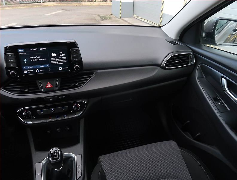 Hyundai i30 (2021) 1.0 T-GDI, Serv.kniha - fotka 8 z 19