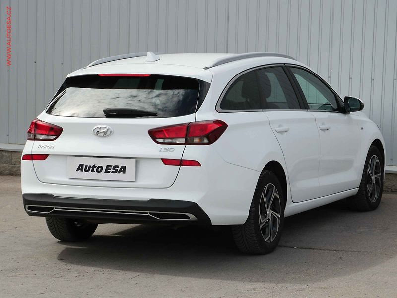 Hyundai i30 (2022) 1.5 T-GDi, ČR, Smart, AT, LED - fotka 4 z 20