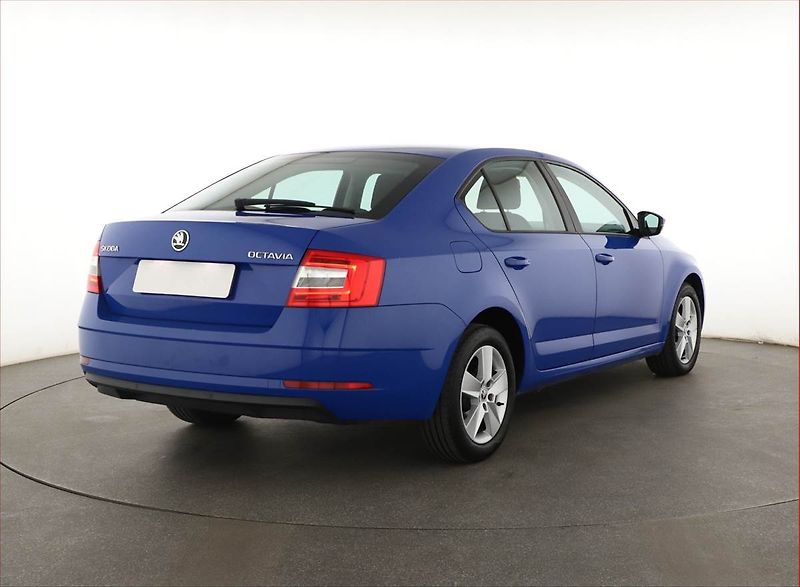 Škoda Octavia (2018) 1.6 TDI, Tempomat - fotka 5 z 12