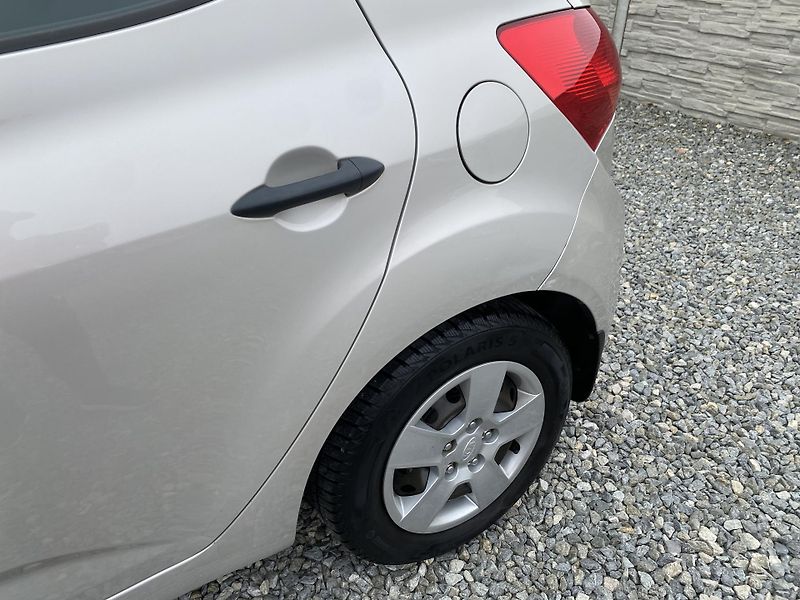 Kia Venga 1.4i 16v 90PS KLIMA SERVIS!!!  - fotka 32 z 144