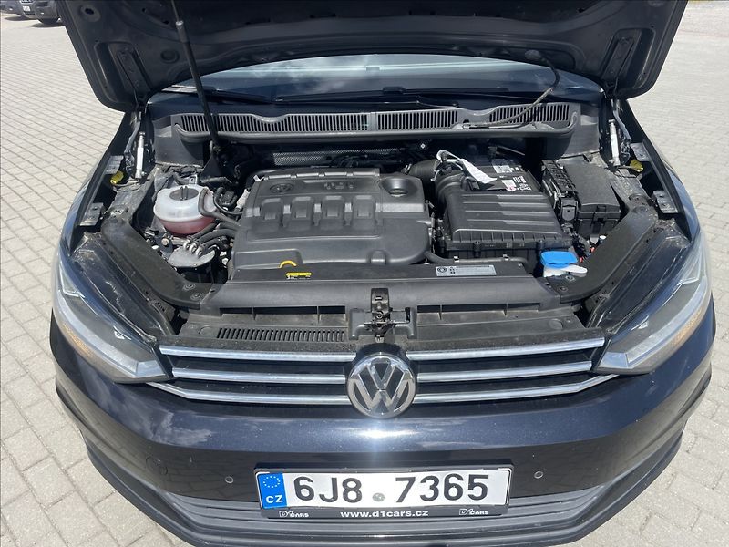 Volkswagen Touran 2,0 TDi 110kw Highline Panoram - fotka 38 z 48