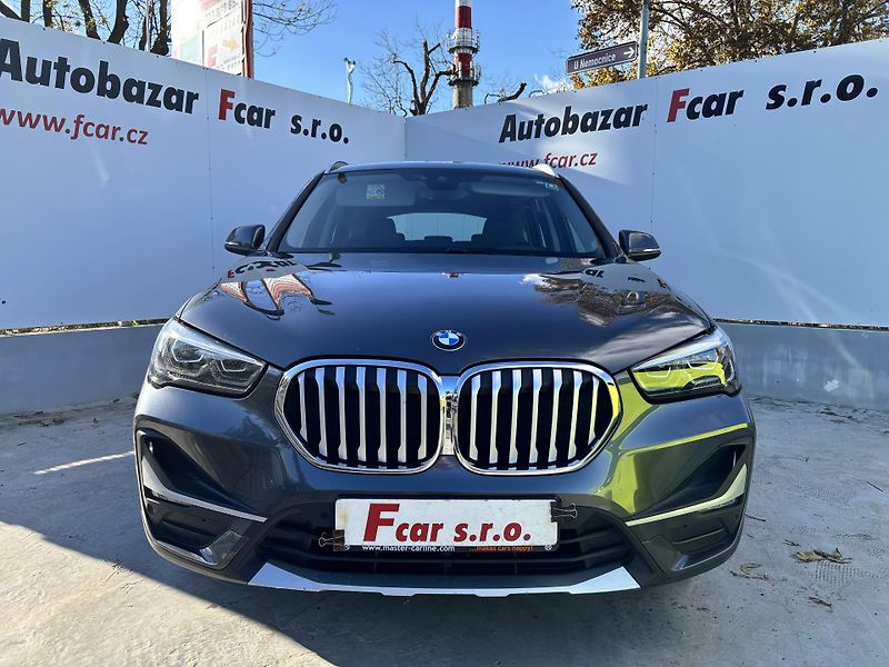 BMW X1 (2022) 2.0D 140kW, X-Drive Alu Kola!  - fotka 2 z 33
