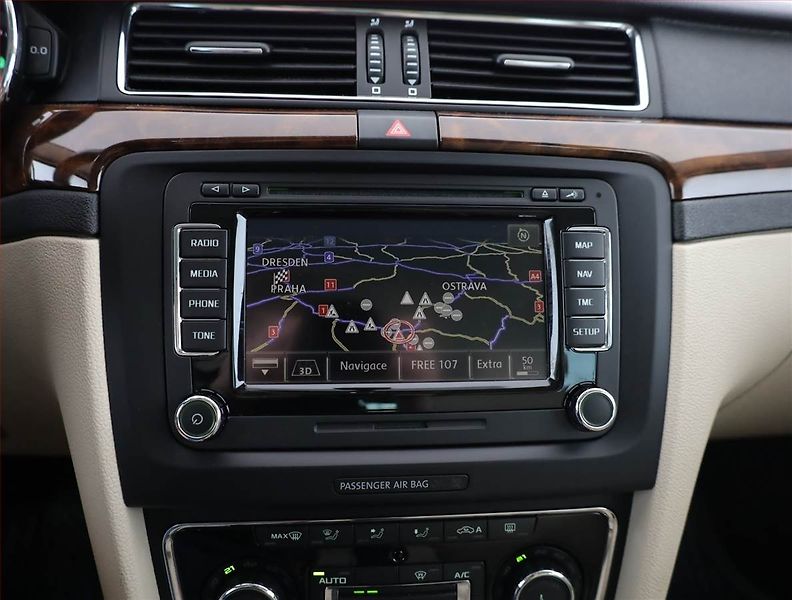 Škoda Superb (2014) Ambition Plus 3.6 FSI V6, 4X4 - fotka 12 z 18