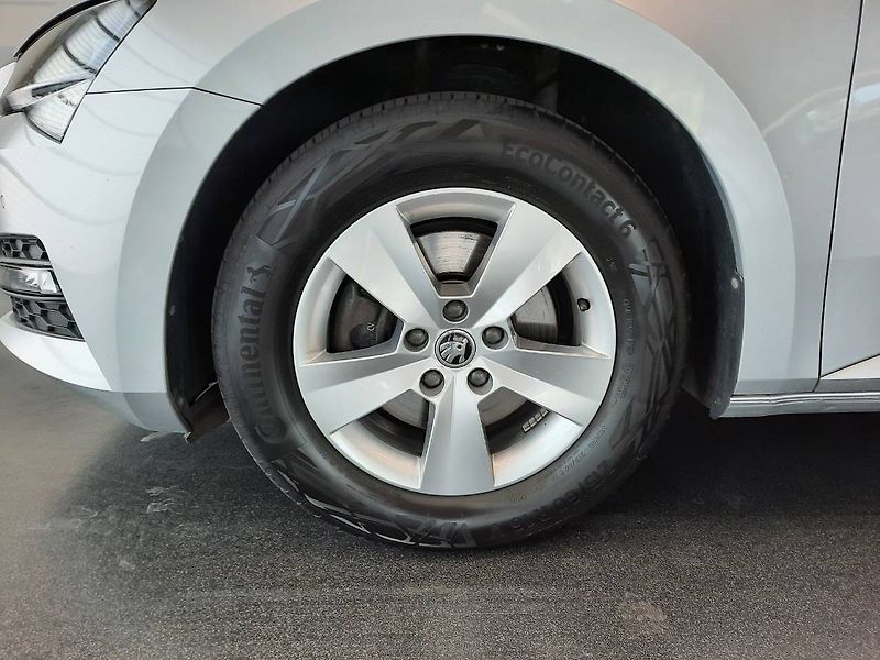 Škoda Superb (2022) Combi 2.0 TDI (110kW/150k) DSG - fotka 23 z 26