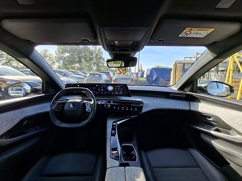 Peugeot 5008 ALLURE HYBRID e-DCS6 - fotka 2 z 27