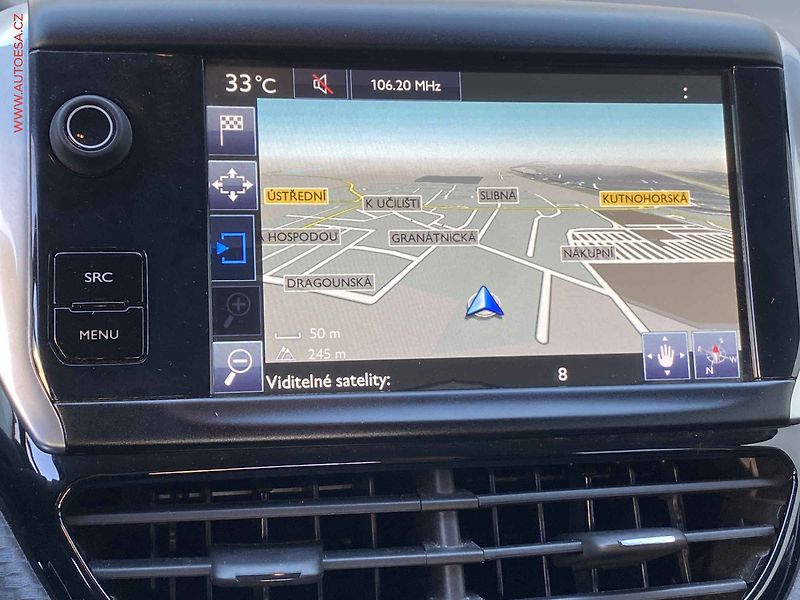 Peugeot 2008 (2015) 1.2PT, Style, navi - fotka 15 z 17