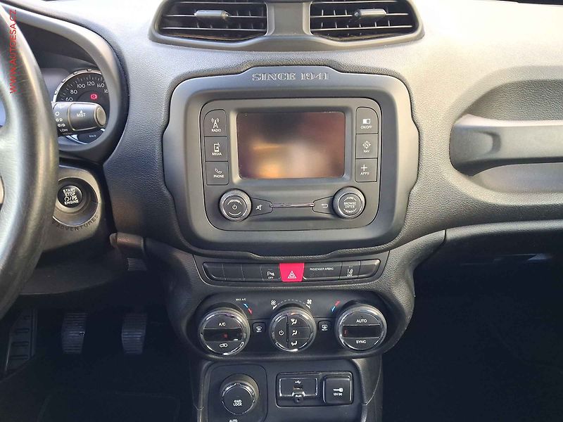 Jeep Renegade (2015) 2.0 MJT 4x4, ČR, Limited, TZ - fotka 12 z 16
