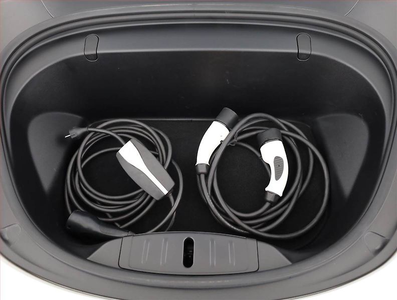Tesla Model 3 (2020) Long Range 4WD 78kWh, SoH 81% - fotka 22 z 22