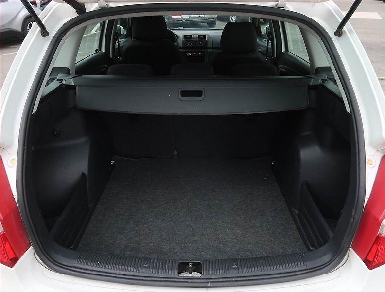 Škoda Fabia (2011) Ambition 1.2 TSI, Serv.kniha - fotka 13 z 15