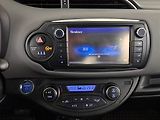Toyota Yaris (2015) 1.5 Hybrid, Automat - náhled 12