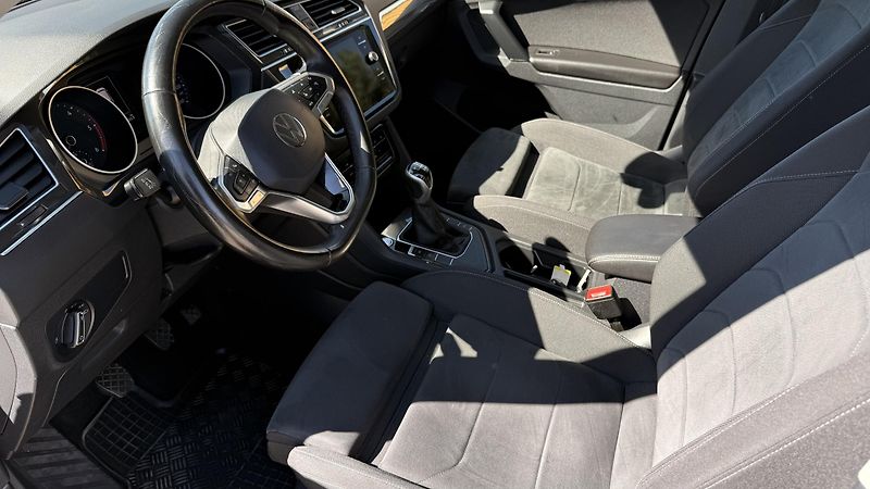 Volkswagen Tiguan (2022) 2.0 TDI,LIFEREZERVOVÁNO - fotka 39 z 40