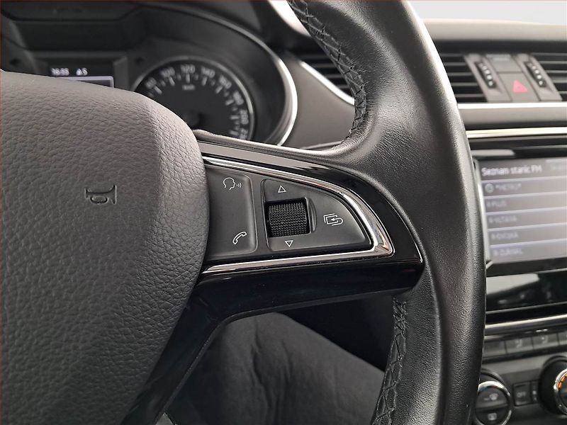 Škoda Octavia (2015) Elegance 2.0 TDI, Kůže, Navi - fotka 18 z 19