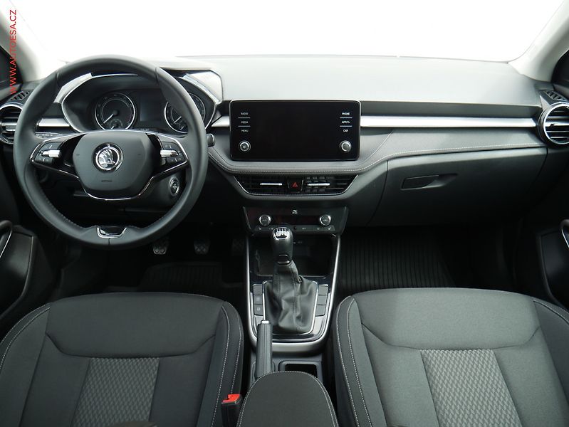 Škoda Fabia (2022) 1.0 TSI, 1.maj,ČR, Style, LED - fotka 8 z 20