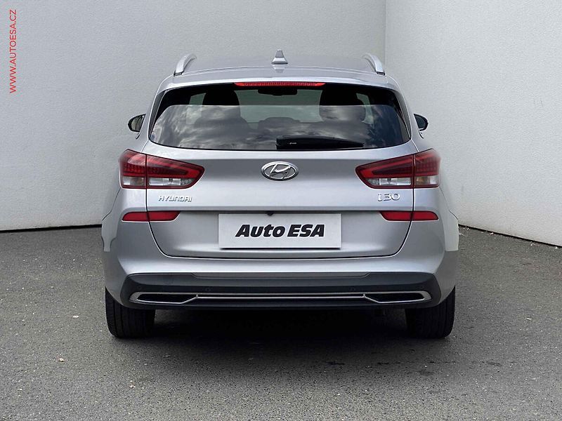 Hyundai i30 (2022) 1.5 T-GDi, ČR, Smart, AT - fotka 5 z 18