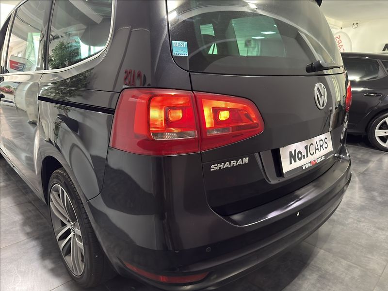 Volkswagen Sharan 2,0   TDI HIGH PANO WEBASTO TZ - fotka 35 z 40
