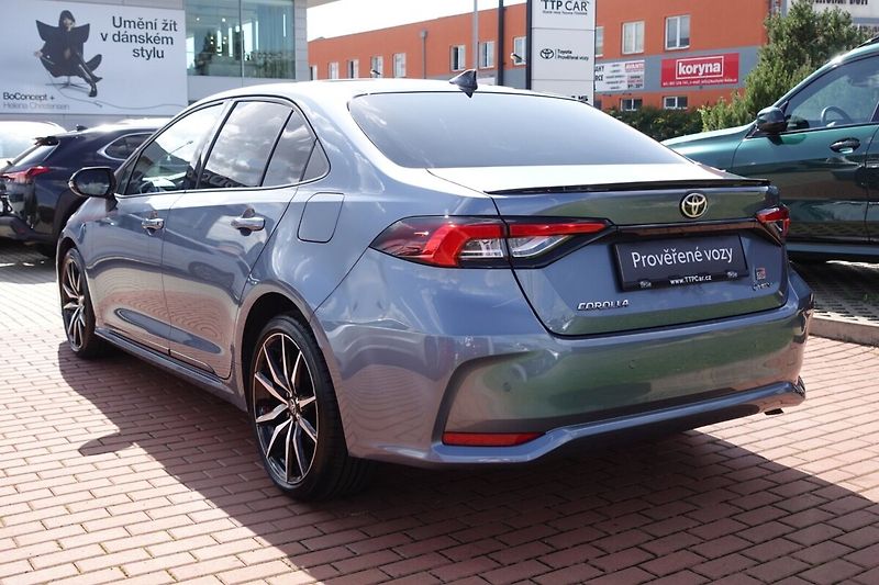 Toyota Corolla 1,8 HEV GR Spot - fotka 6 z 31