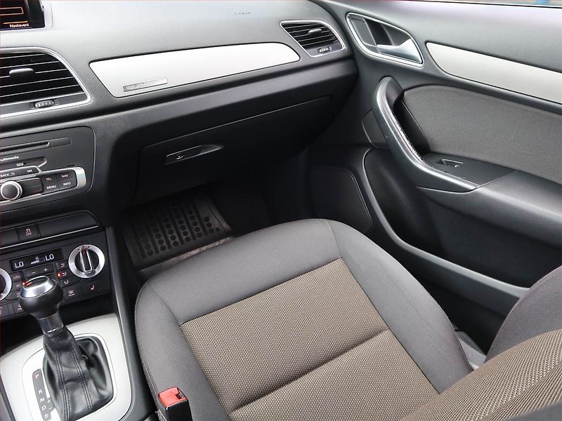Audi Q3 (2012) 2.0 TDI, 4X4, Automat - fotka 8 z 19