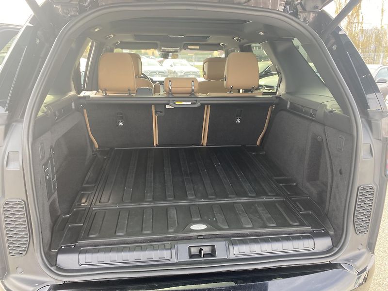 Land Rover Discovery D 300 AWD Dynamic - fotka 16 z 28