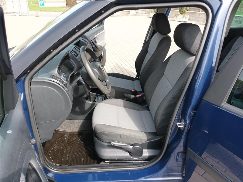 Škoda Roomster 1,2 TSI,77KW,KLIMA,PARKING - fotka 14 z 34
