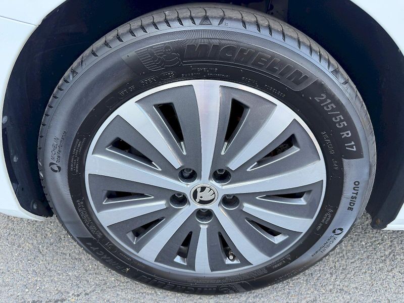 Škoda Superb (2023) 2.0 TDI 110kW Comfort Plus - fotka 35 z 35