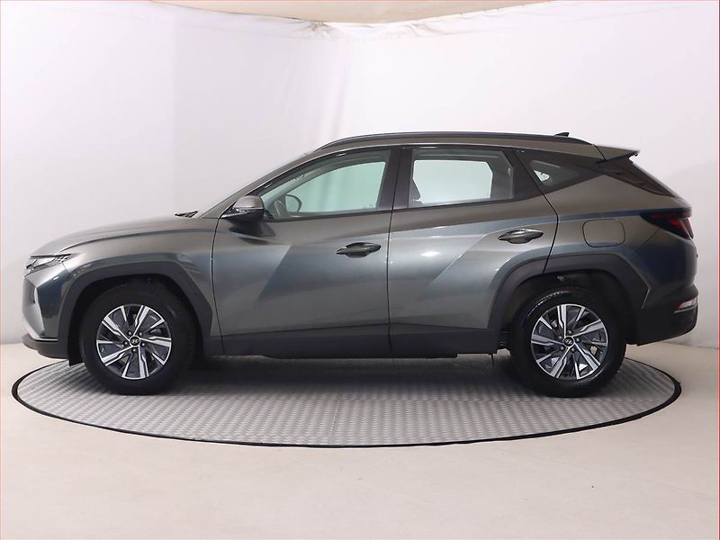 Hyundai Tucson (2022) Family 1.6 T-GDI - fotka 3 z 21