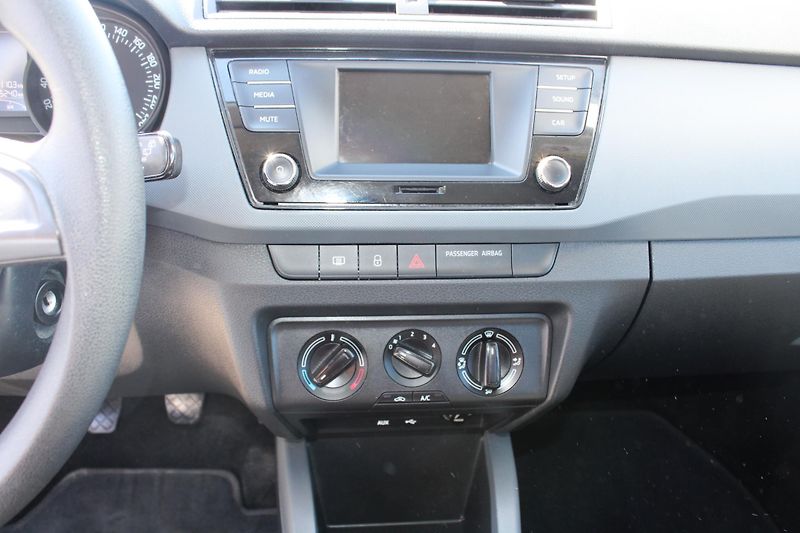 Škoda Fabia (2016) 1.0 MPI KLIMATIZACE WEBASTO  - fotka 14 z 17