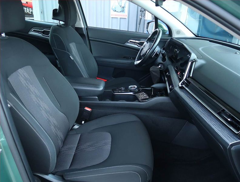Kia Sportage (2022) Exclusive 1.6 T-GDI - fotka 9 z 25