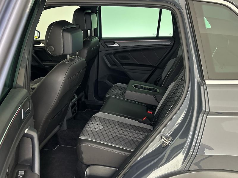 Volkswagen Tiguan R-Line DSG - fotka 8 z 29