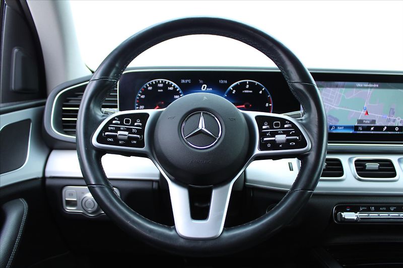 Mercedes-Benz GLE 300d 4MATIC TAŽNÉ 1.MAJ. ČR - fotka 14 z 28