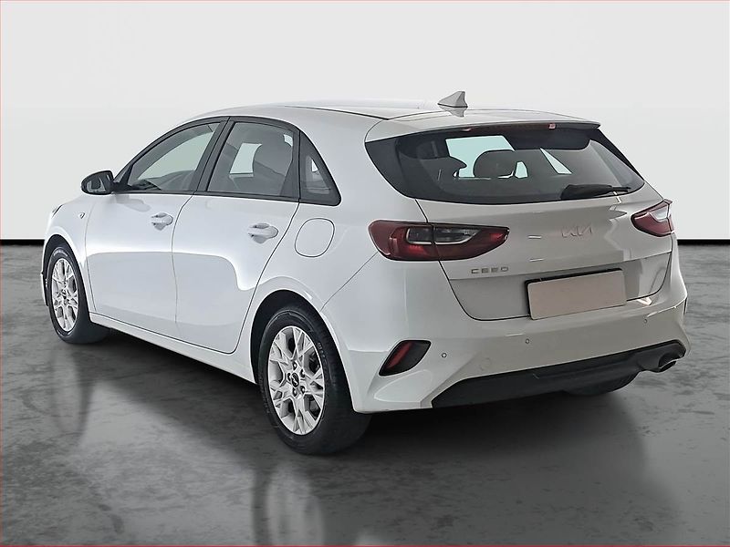 Kia Ceed (2022) 1.5 T-GDI, Serv.kniha - fotka 4 z 18