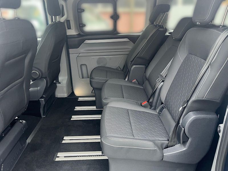 Ford Tourneo Custom (2024) Titanium L2 AWD, 2.0 EcoBlue - fotka 11 z 13