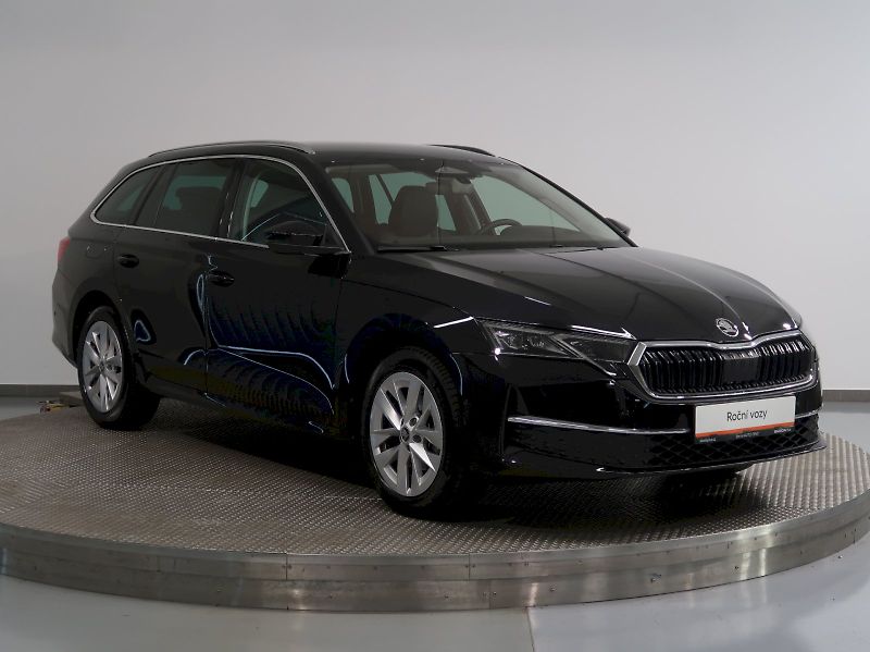Škoda Octavia (2025) TOP SELECTION 1.5TSI M-HEV 110 - fotka 6 z 38