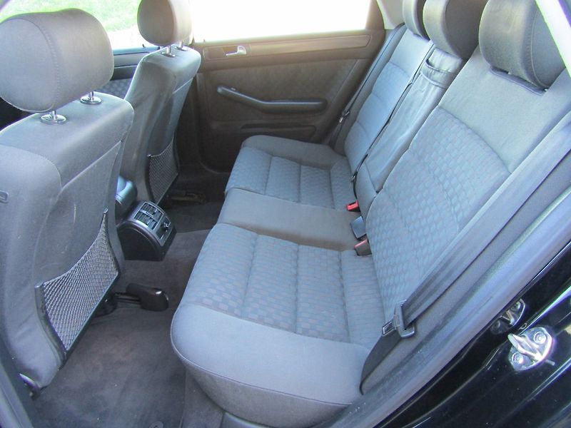 Audi A6 (2003) 1.9 TDI 96kW 2 SADY PNEU - fotka 21 z 33