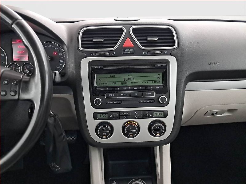 Volkswagen EOS (2008) 1.4 TSI, Tempomat - fotka 12 z 20