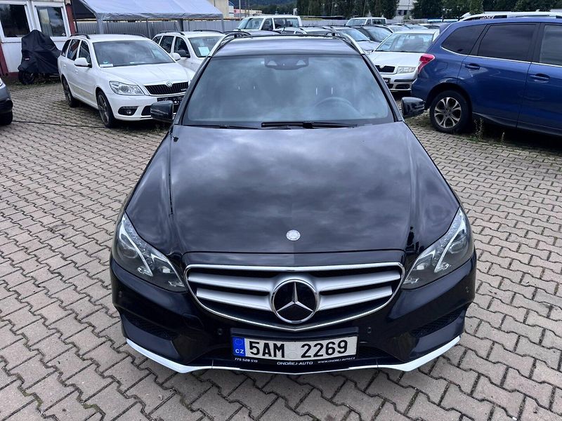 Mercedes-Benz Třídy E (2016) 350 3,0D 4X4 AUTOMAT BLUETEC - fotka 8 z 45