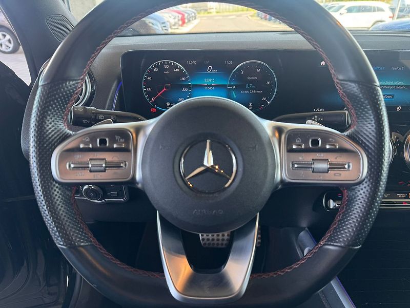 Mercedes-Benz GLB 200d 4M - fotka 16 z 21