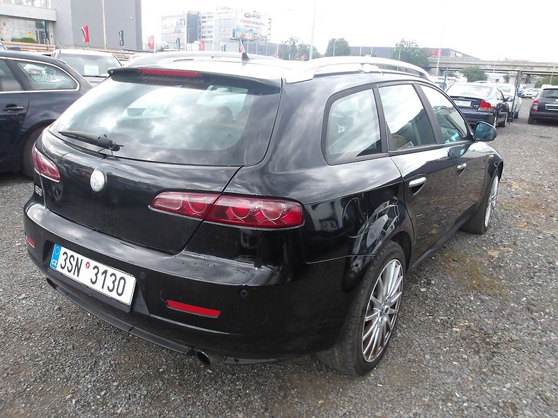 Alfa Romeo 159 2,4JTD HLUČNÁ SPOJKA ! - fotka 11 z 30