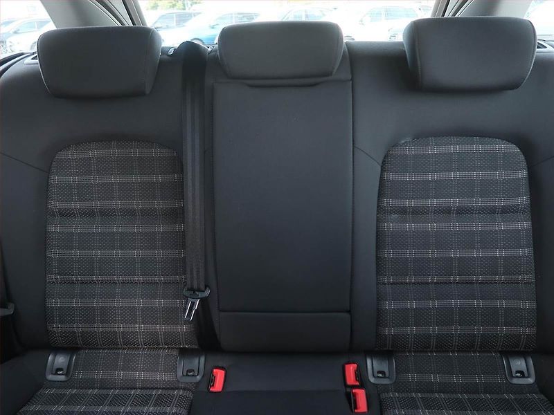 Audi A4 (2015) S-Line 2.0 TDI, Automat - fotka 10 z 16