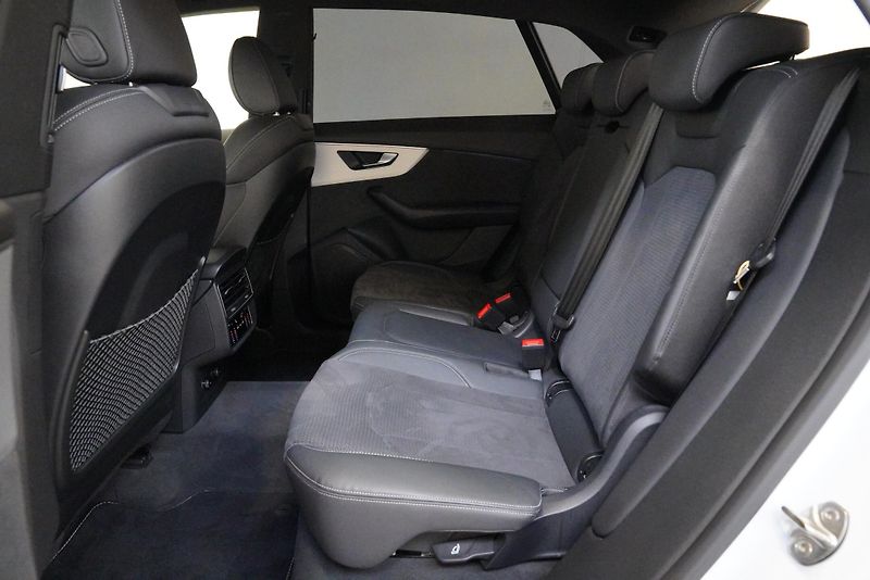 Audi Q8 - fotka 28 z 30