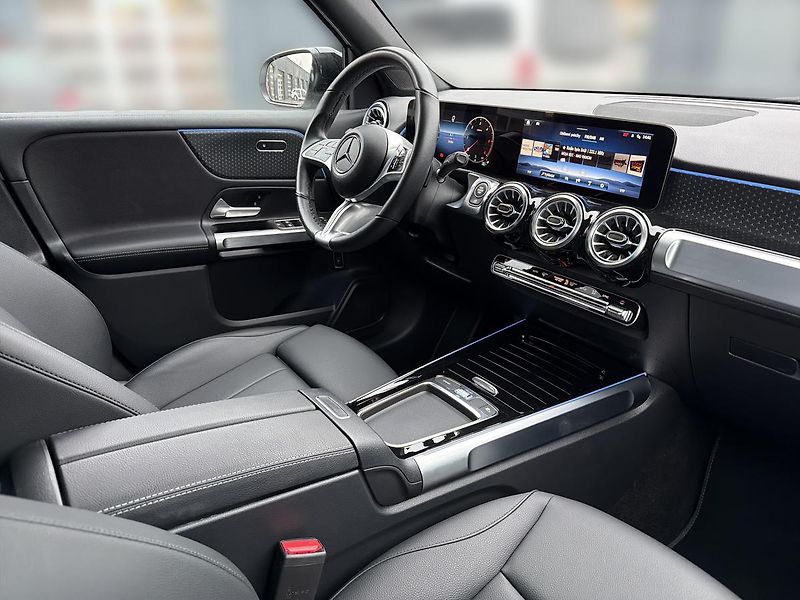 Mercedes-Benz GLB 200d 4M - fotka 12 z 18