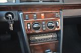 Mercedes-Benz 124 (1988) W124 300 CE 132kW AUTOMAT - náhled 27