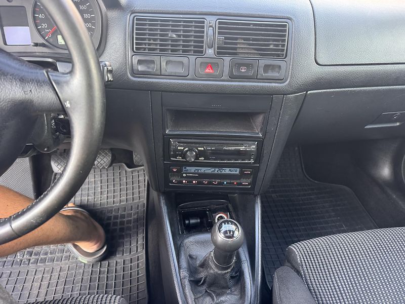 Volkswagen Golf IV 1.9TDI 81Kw Comfort - fotka 11 z 13