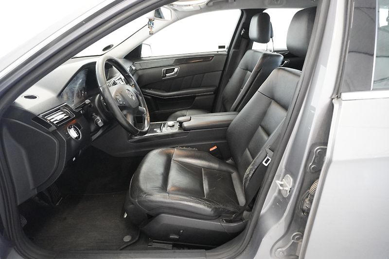 Mercedes-Benz Třídy E (2009) E350 3,0 CDI AVANTGARDE AUT. - fotka 11 z 26