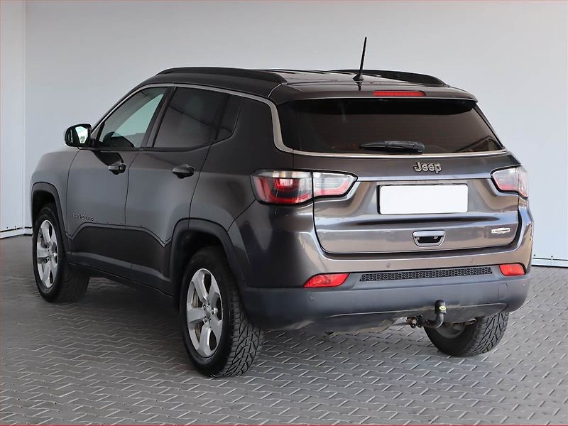 Jeep Compass (2019) 1.6 MultiJet, Tempomat - fotka 4 z 21