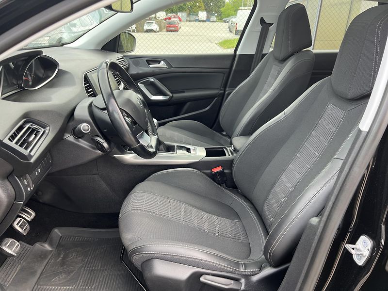 Peugeot 308 1.6HDi NAVI KLIMA TAŽNÉ ALU - fotka 9 z 45