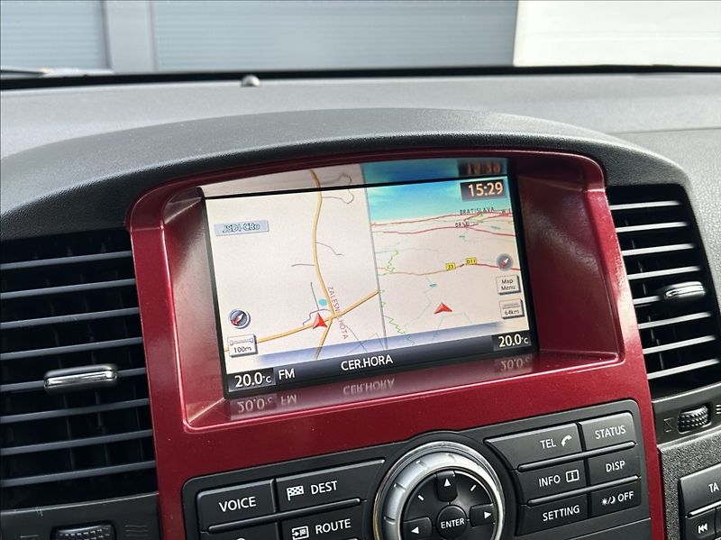 Nissan Pathfinder 3,0 DCI 231PS  LE Executive 4x - fotka 37 z 55