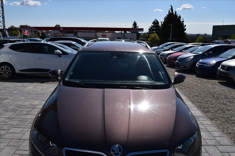 Škoda Octavia 2,0 TDI 110KW DSG TAŽNÉ NAVI - fotka 3 z 47