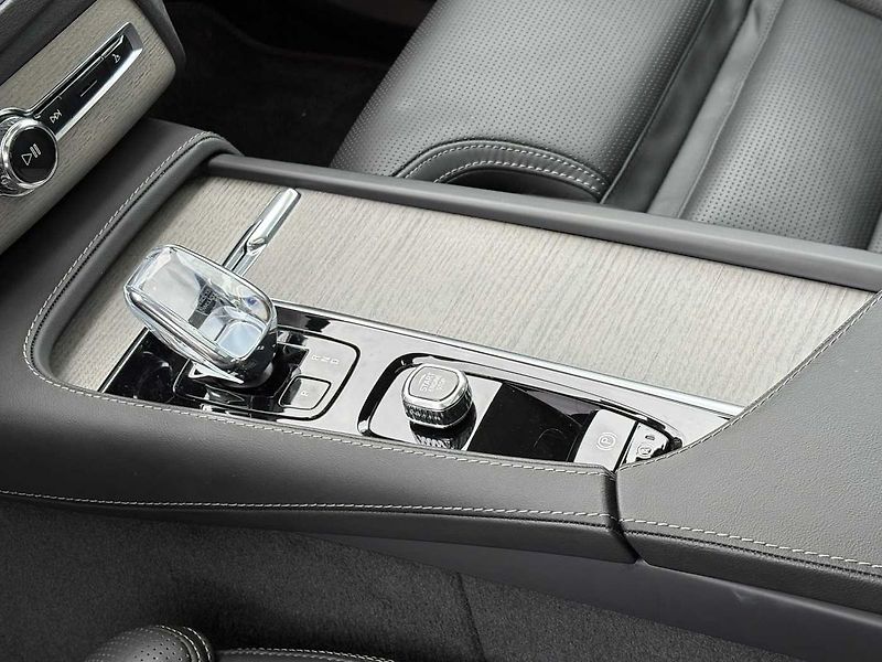 Volvo XC90 PlusDark T8,AWD,Plug-in hybrid - fotka 12 z 24